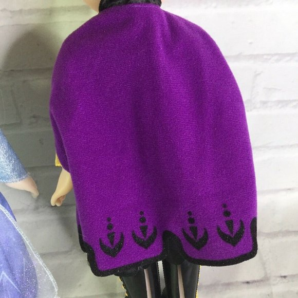 Disney Frozen II 2 Elsa Anna Adventure Doll 2 Pack - Picture 5 of 10